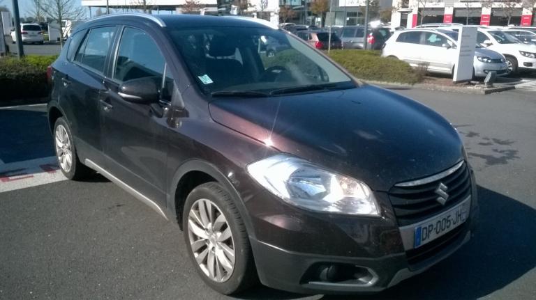 Left hand drive SUZUKI SX4 S-CROSS 1.6  DDIS PRIVILEGE PLUS FRENCH REG